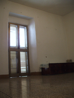 Living area 'pre-renovation' Living area 'pre-renovation'